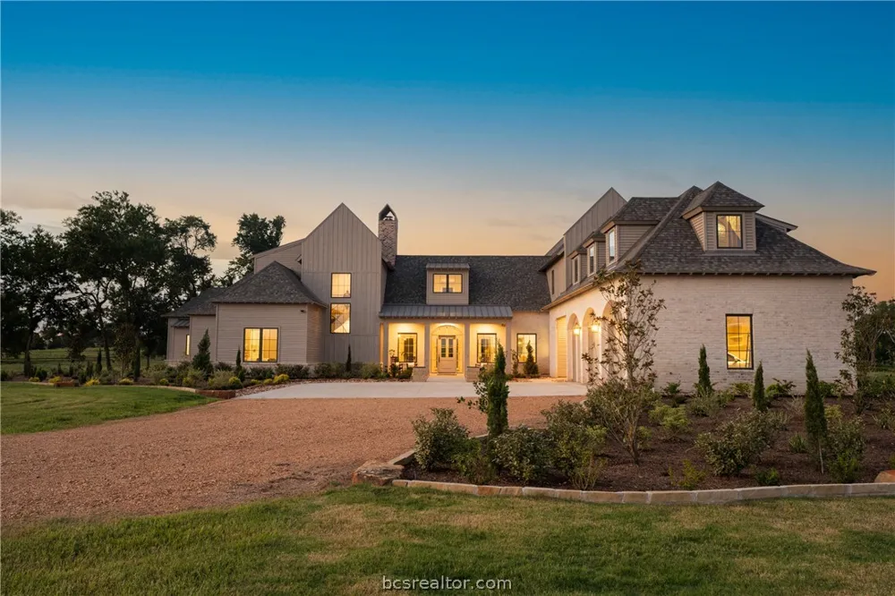 404 Blackberry Lane Washington, TX 77880