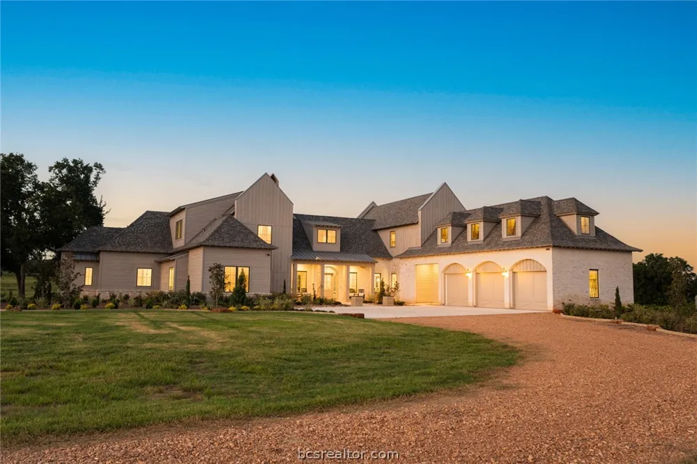 404 Blackberry Lane Washington, TX 77880