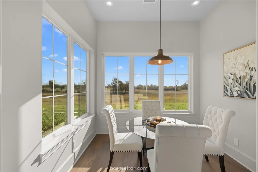 404 Blackberry Lane Washington, TX 77880