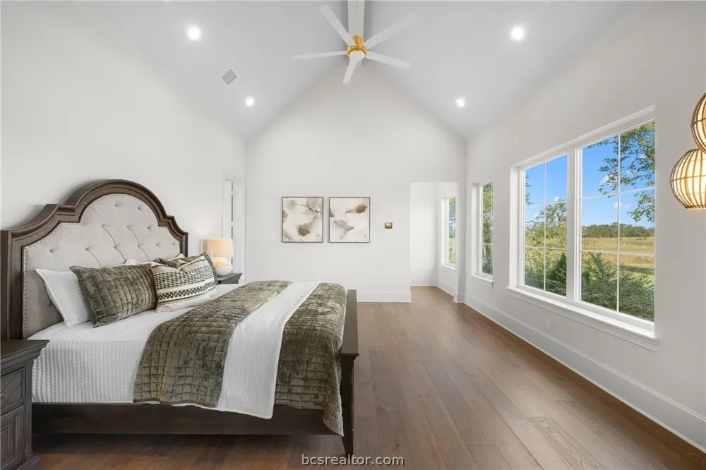 404 Blackberry Lane Washington, TX 77880