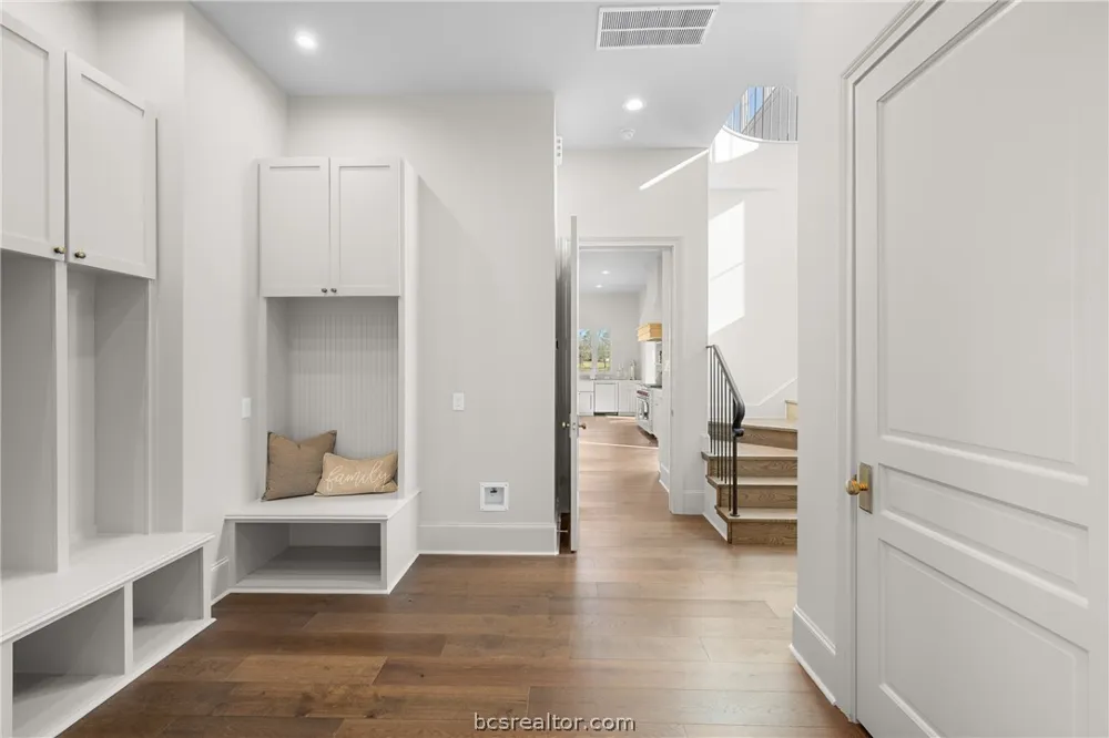 404 Blackberry Lane Washington, TX 77880