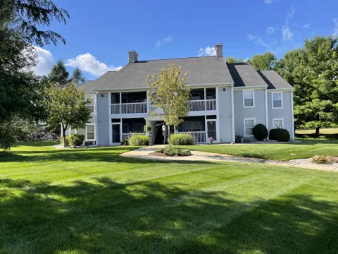 732 W Barrington Circle