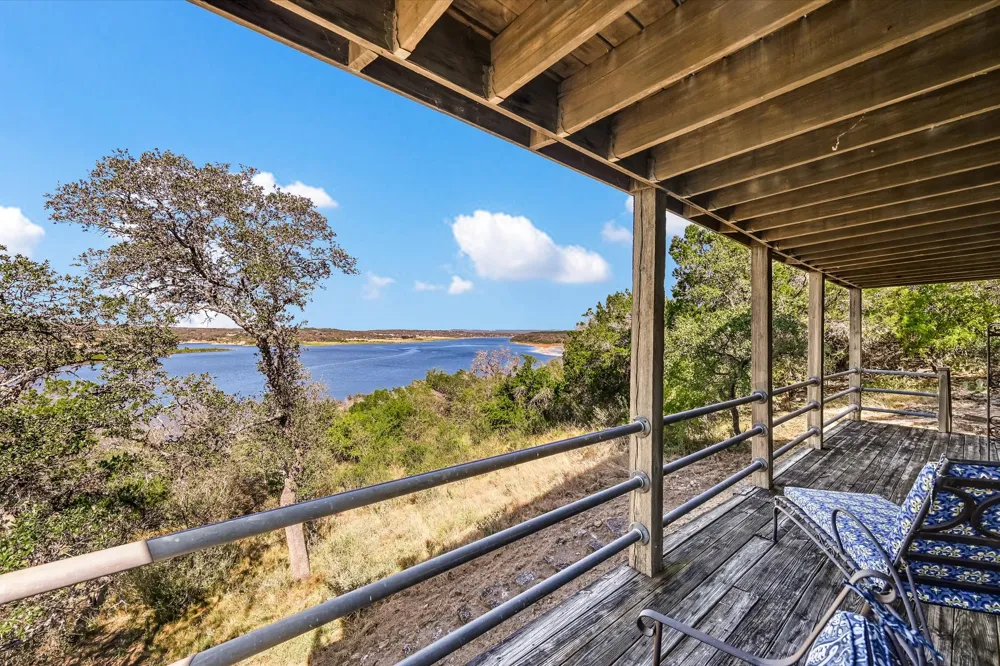501 Coventry Road Spicewood, TX 78669