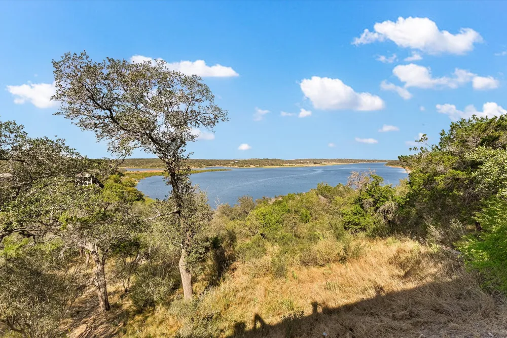 501 Coventry Road Spicewood, TX 78669
