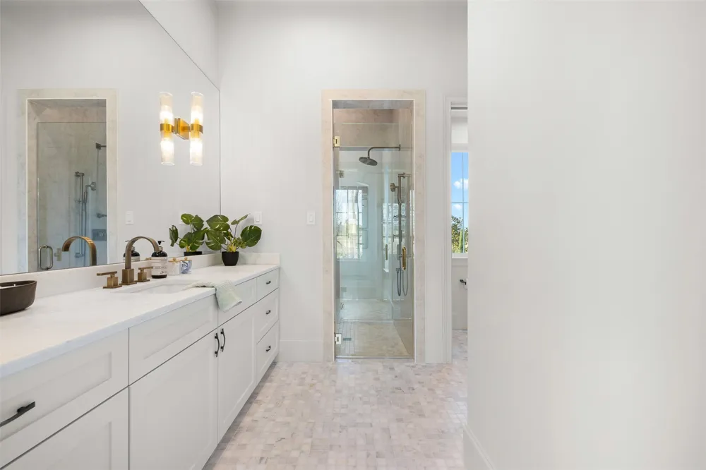 404 Blackberry Lane Washington, TX 77880