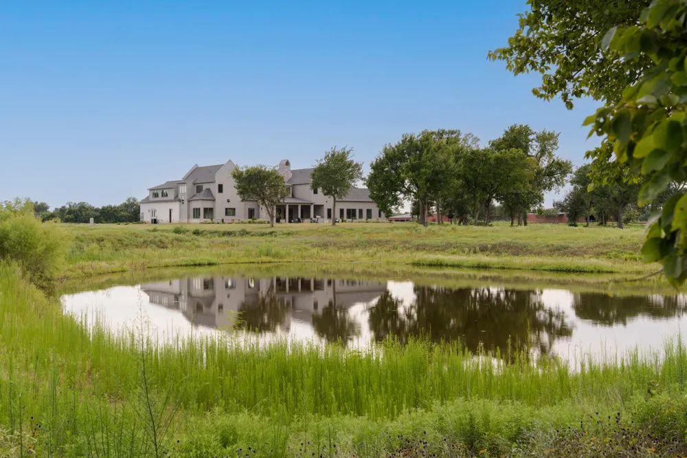 404 Blackberry Lane Washington, TX 77880