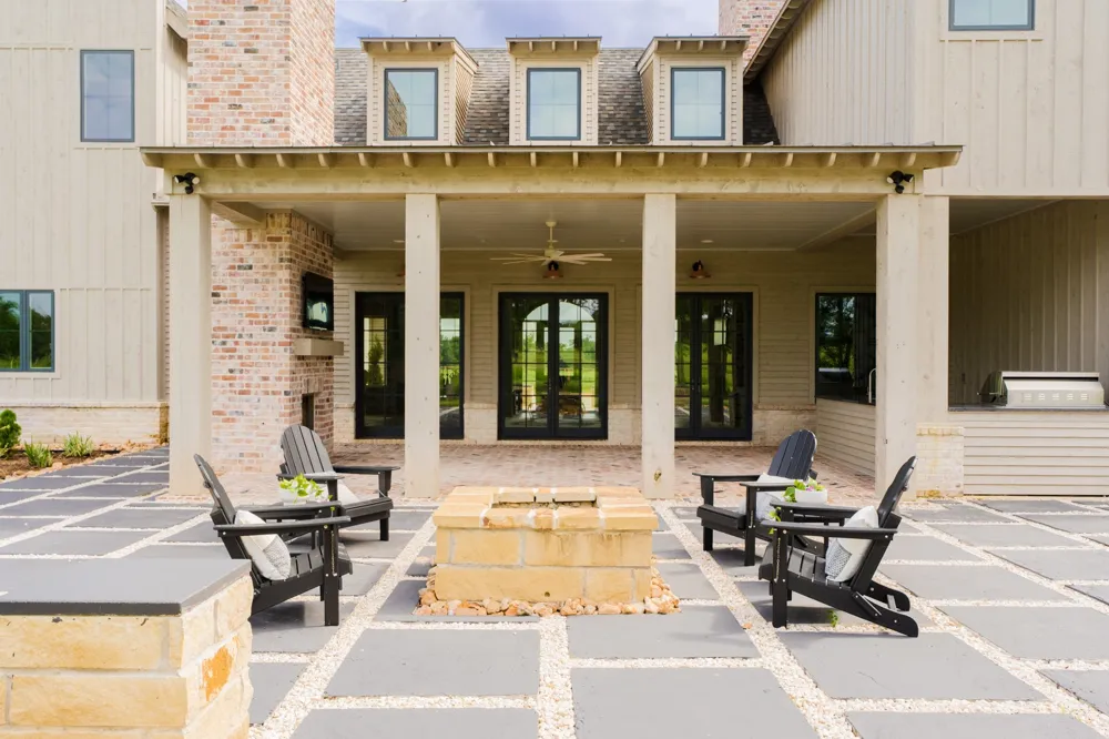 404 Blackberry Lane Washington, TX 77880