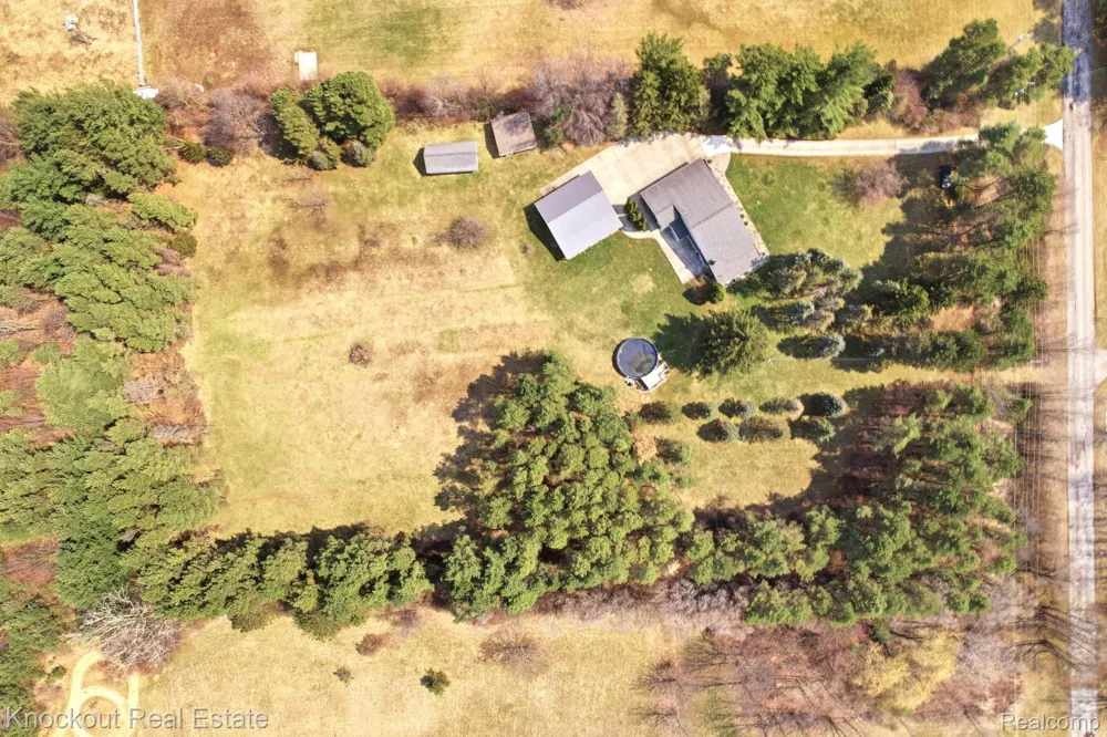 9239 Lange Road Birch Run Township, MI 48415