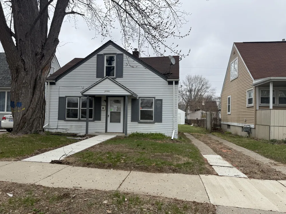 18852 Indian Redford Charter Township, MI 48240