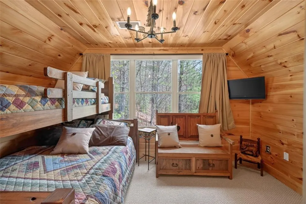 88 Crest Road Blairsville, GA 30512