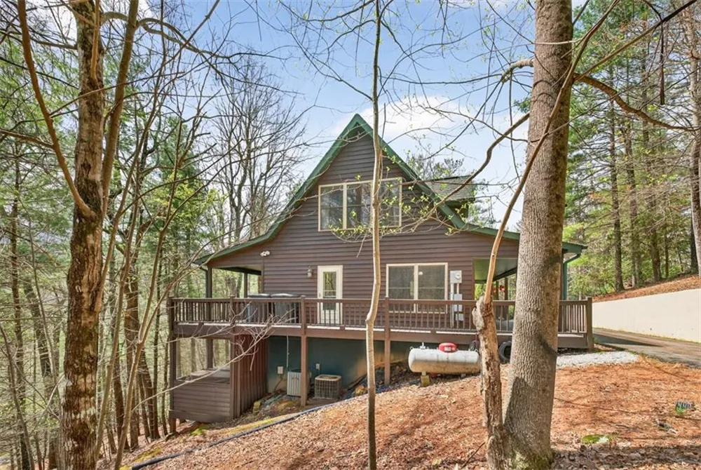 88 Crest Road Blairsville, GA 30512