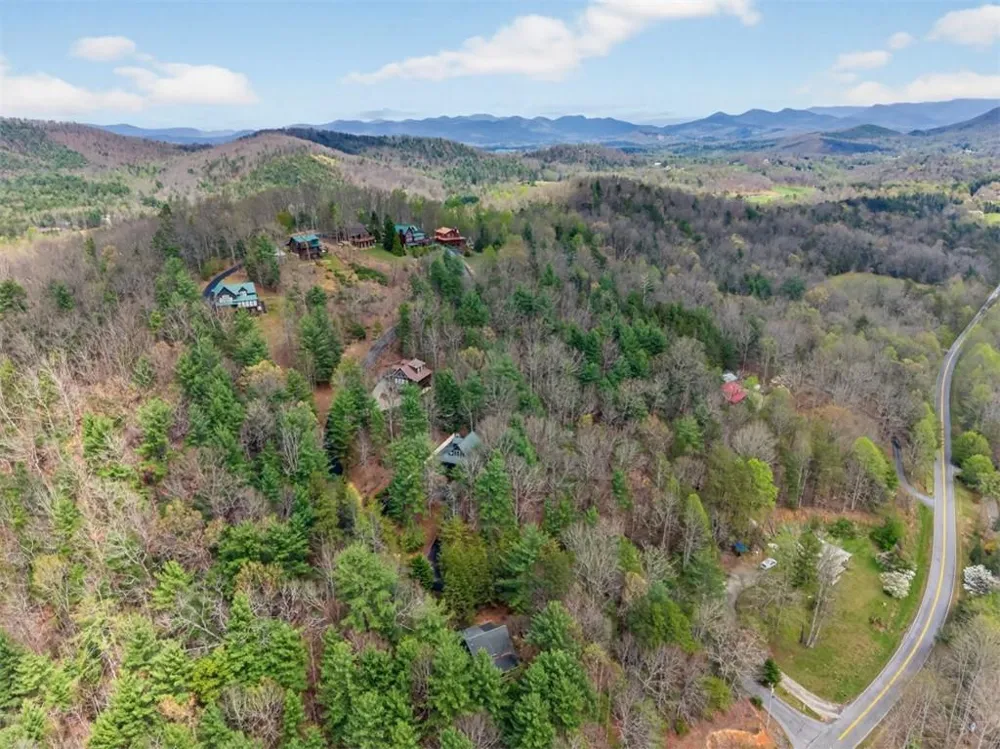 88 Crest Road Blairsville, GA 30512
