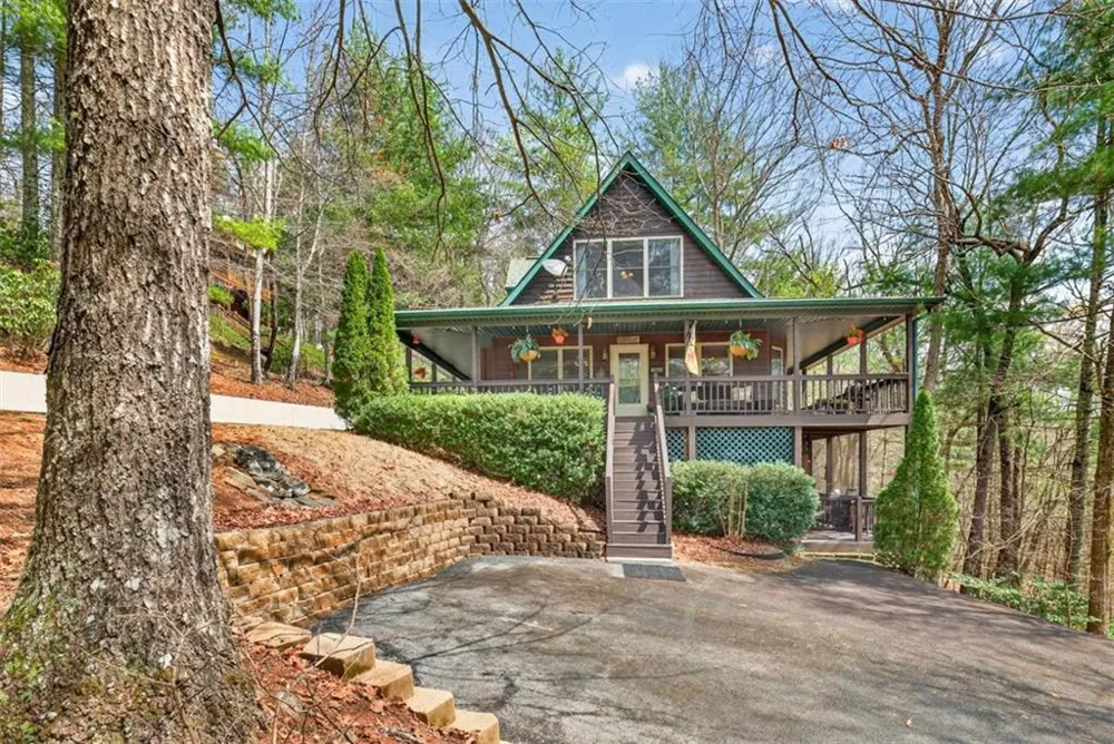 88 Crest Road Blairsville, GA 30512