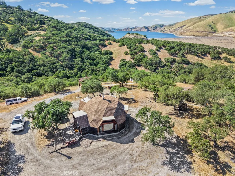 61446 Vista Bradley, CA 93426