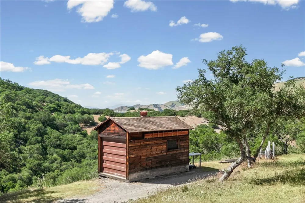 61446 Vista Bradley, CA 93426