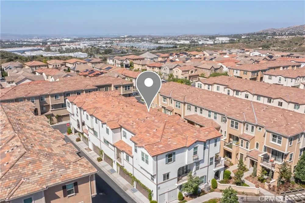 609 Shadowbrook Lake Forest, CA 92610