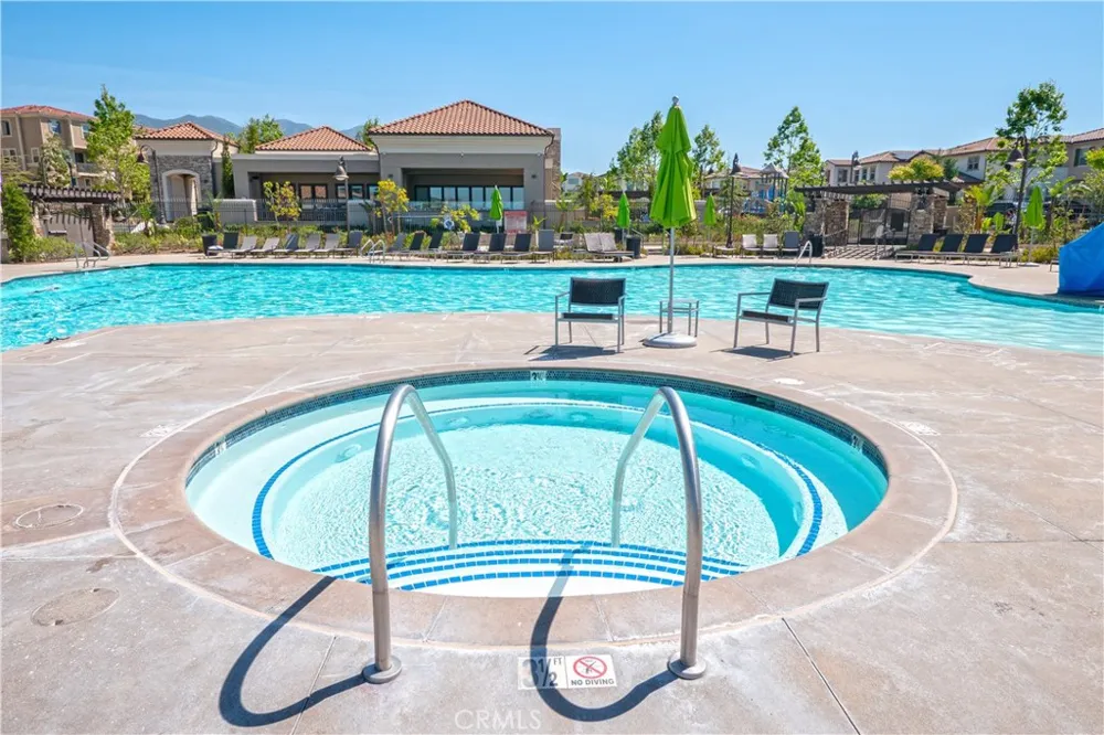609 Shadowbrook Lake Forest, CA 92610