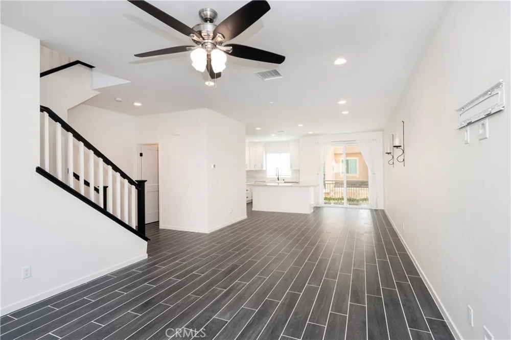 609 Shadowbrook Lake Forest, CA 92610