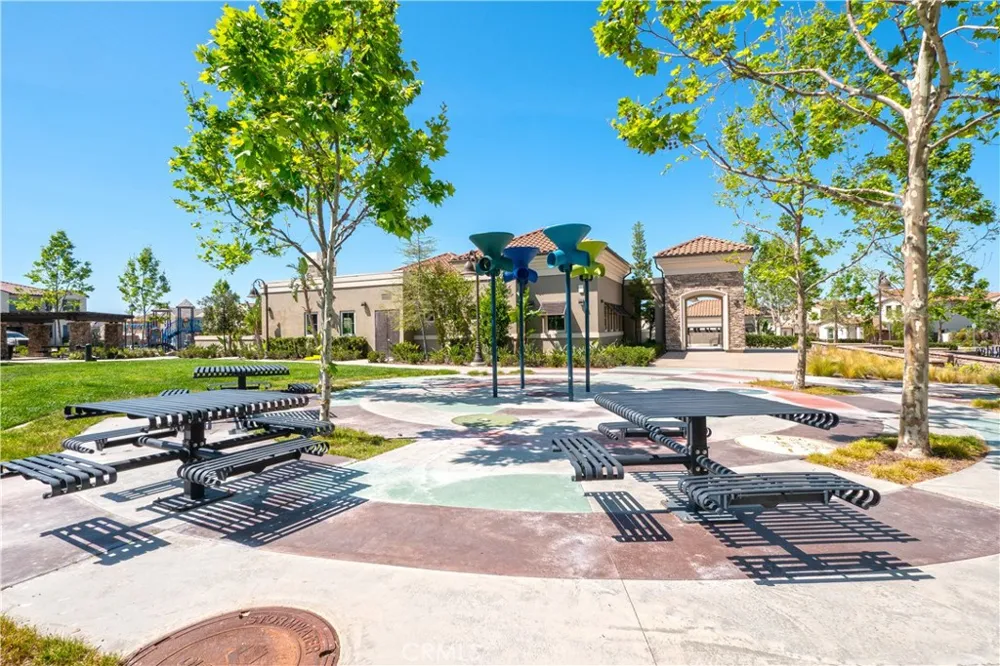 609 Shadowbrook Lake Forest, CA 92610