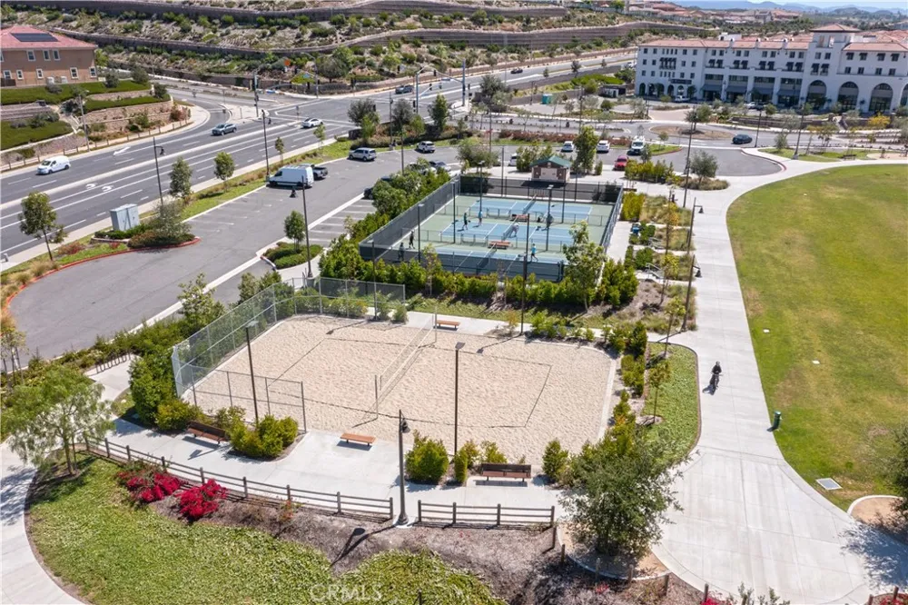 609 Shadowbrook Lake Forest, CA 92610