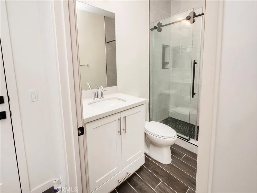 609 Shadowbrook Lake Forest, CA 92610