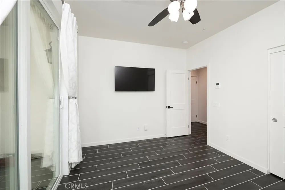 609 Shadowbrook Lake Forest, CA 92610