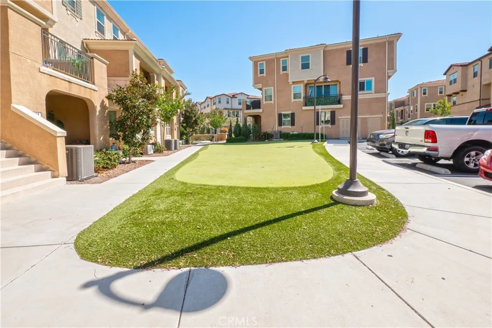 609 Shadowbrook Lake Forest, CA 92610