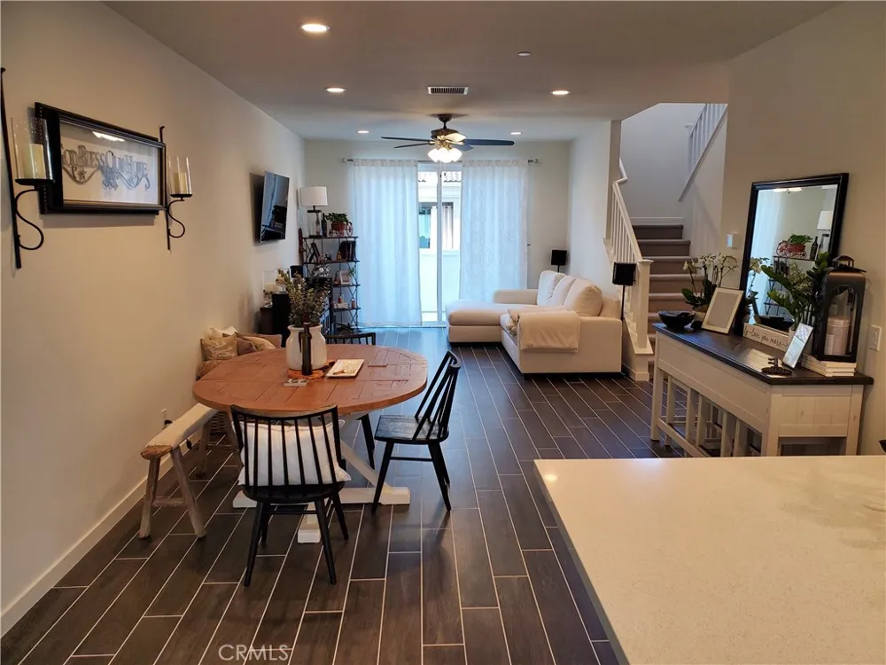609 Shadowbrook Lake Forest, CA 92610