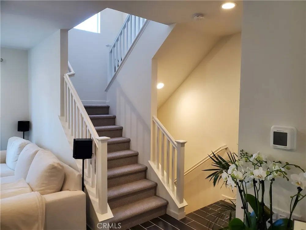609 Shadowbrook Lake Forest, CA 92610