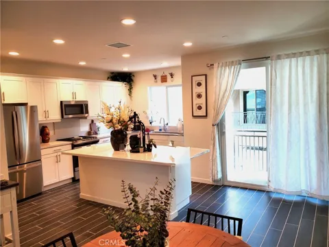 609 Shadowbrook