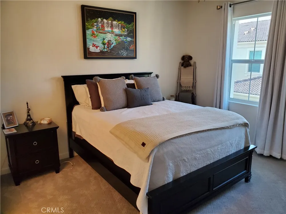 609 Shadowbrook Lake Forest, CA 92610