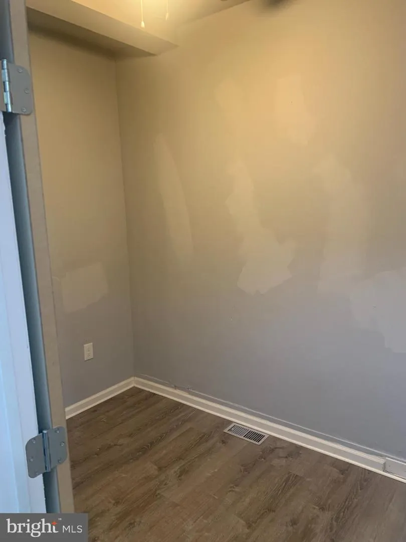 2902 E MONUMENT STREET Baltimore, MD 21205