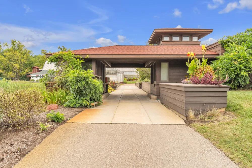 5105 Turtle Point Drive Northfield Township, MI 48105