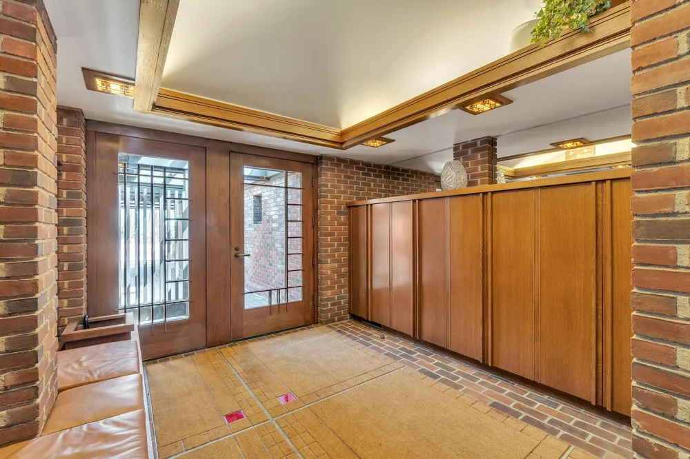 5105 Turtle Point Drive Northfield Township, MI 48105