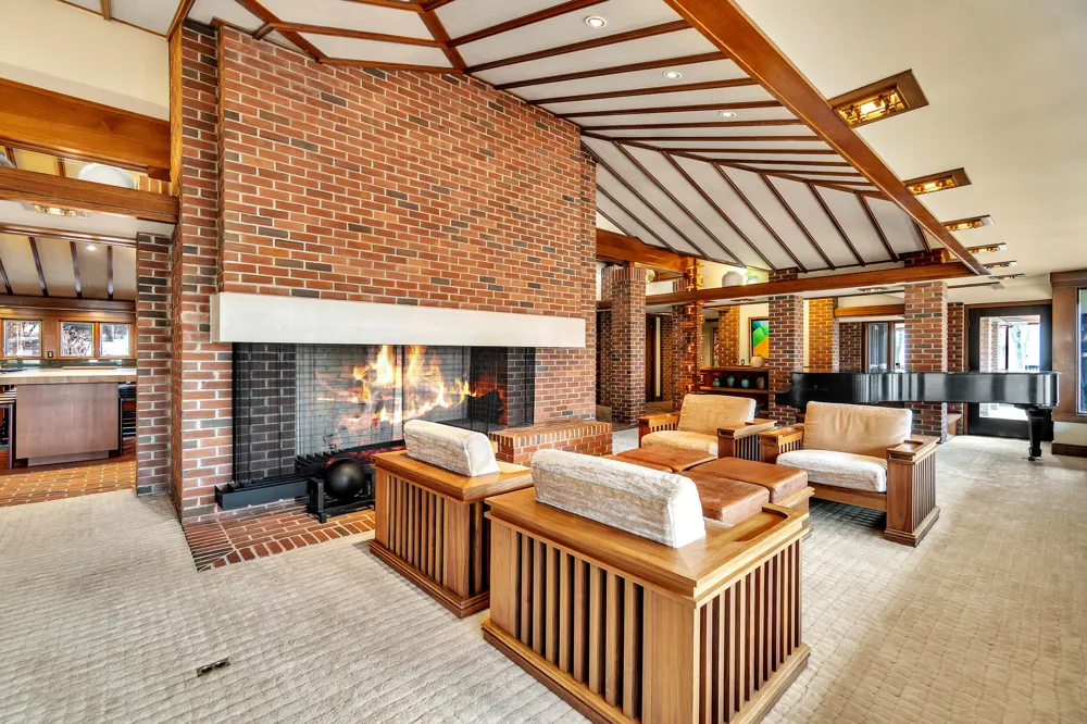 5105 Turtle Point Drive Northfield Township, MI 48105