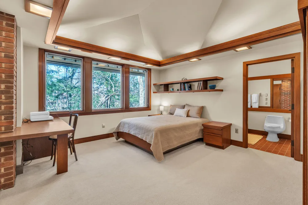 5105 Turtle Point Drive Northfield Township, MI 48105