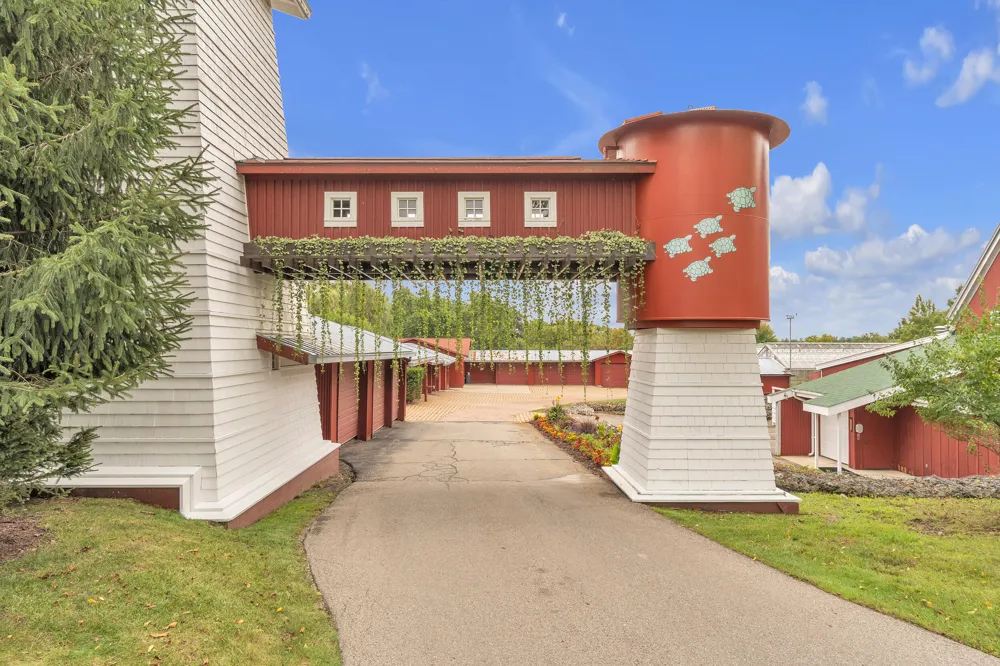 5105 Turtle Point Drive Northfield Township, MI 48105
