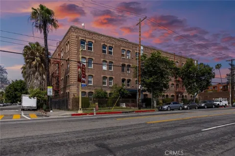 4125 S Figueroa #202