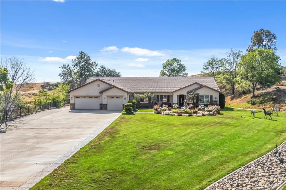 9841 Kehl Canyon Cherry Valley, CA 92223