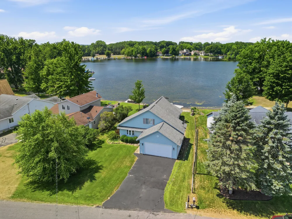 7201 Holiday Drive Canadian Lakes, MI 49346
