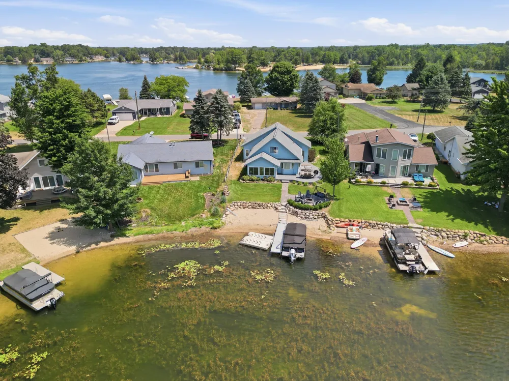 7201 Holiday Drive Canadian Lakes, MI 49346