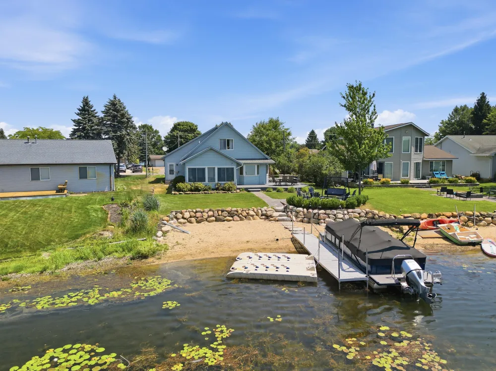7201 Holiday Drive Canadian Lakes, MI 49346