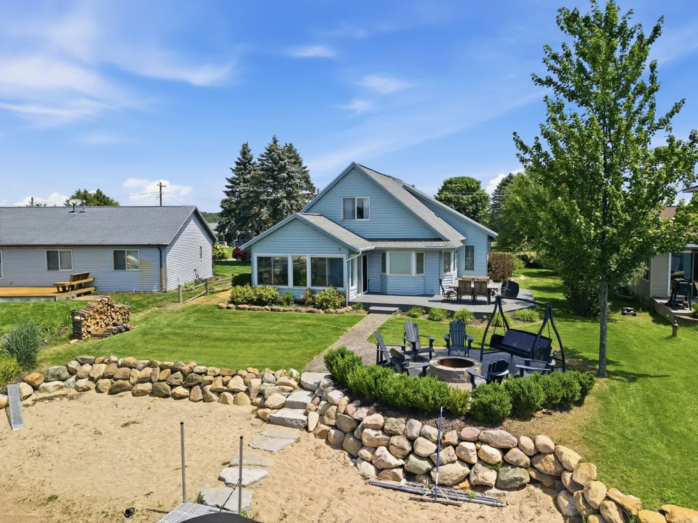 7201 Holiday Drive Canadian Lakes, MI 49346