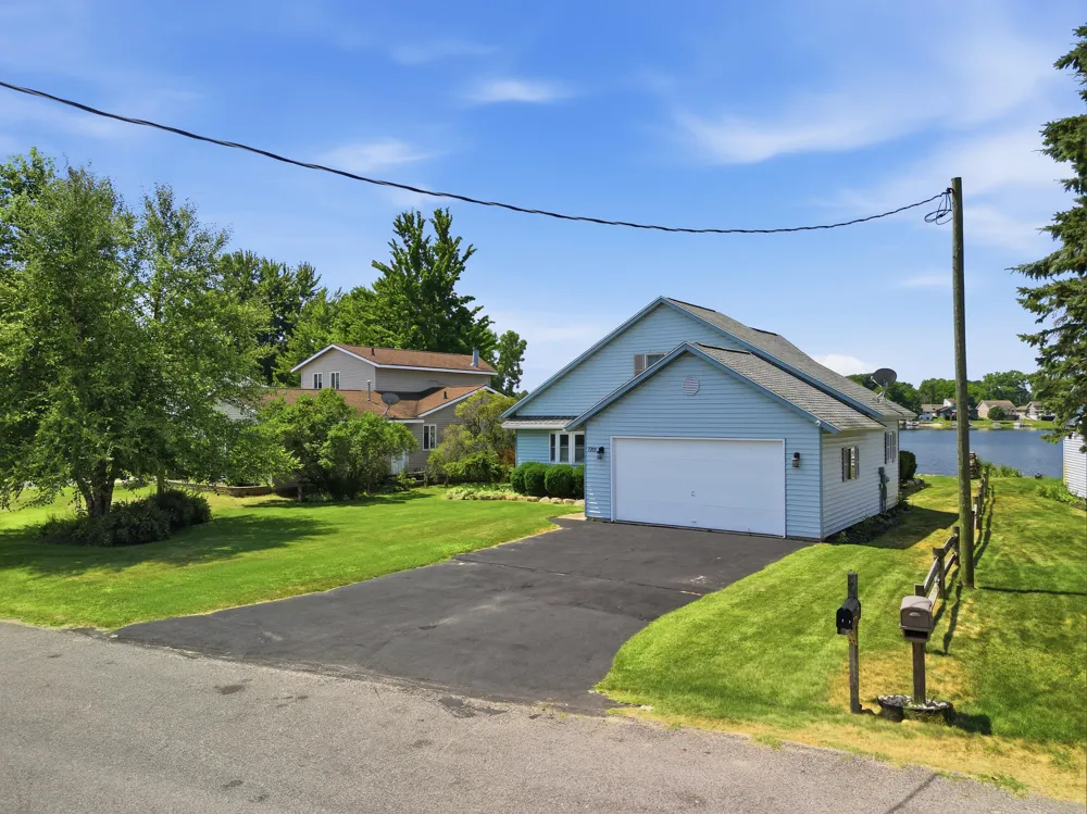 7201 Holiday Drive Canadian Lakes, MI 49346