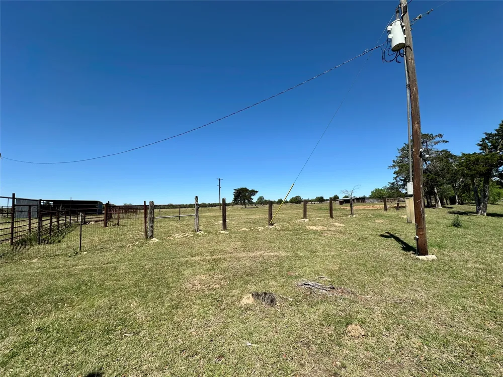 924 Hwy 95 S Smithville, TX 78957