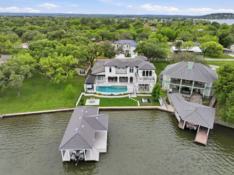 136 S Shorewood Drive