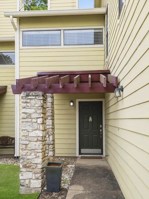 512 Eberhart Lane #204