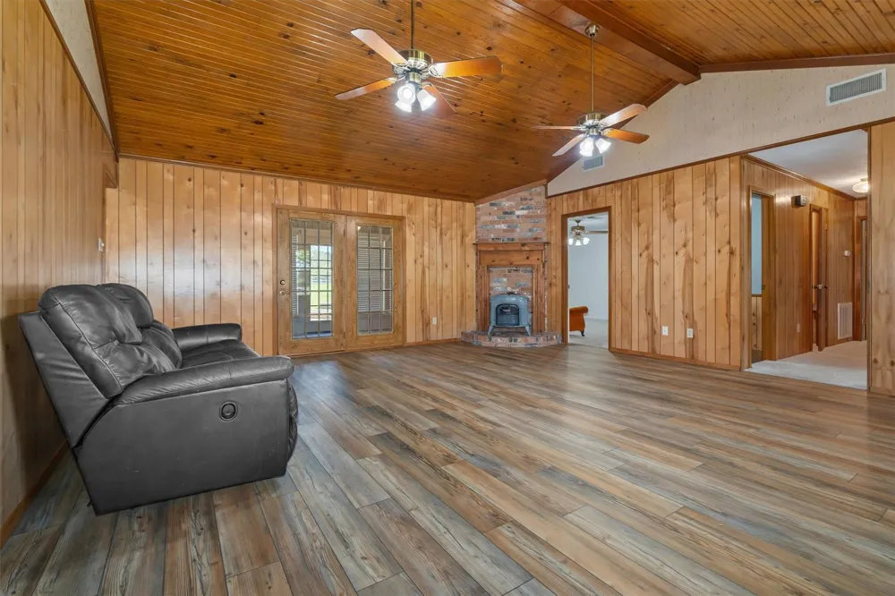 109 Meadowview Street Crockett, TX 75835