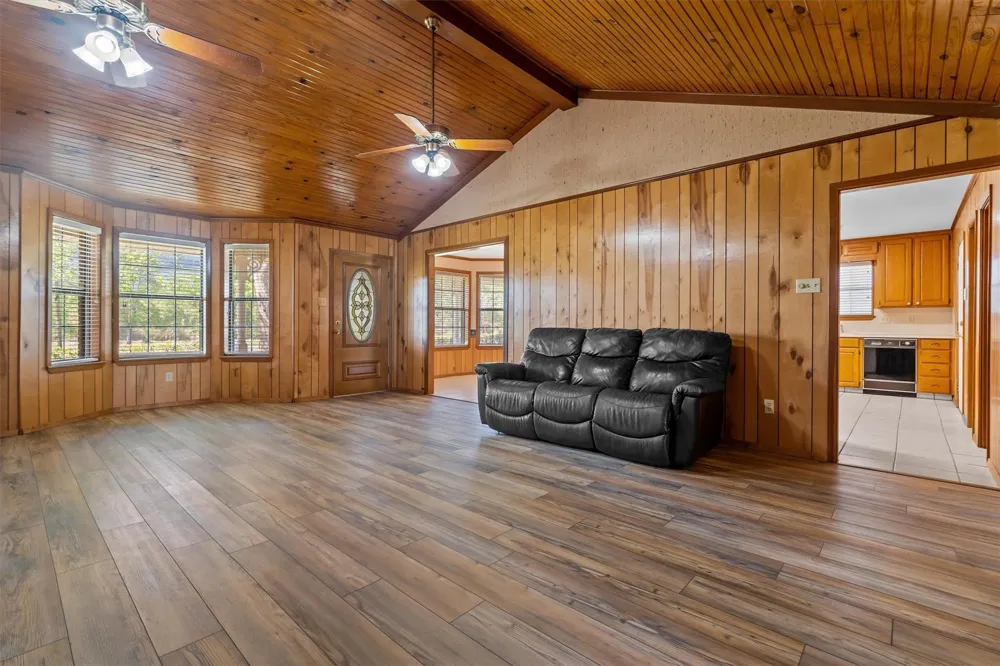 109 Meadowview Street Crockett, TX 75835