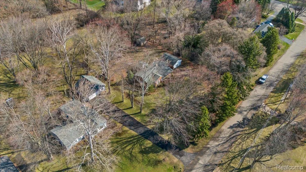 1454 Banmoor Drive Troy City, MI 48084